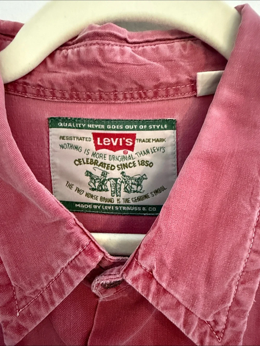 Levi's Vintage 90s Men's Short-Sleeve Button-Up Shirt - Faded Red 100% Cotton